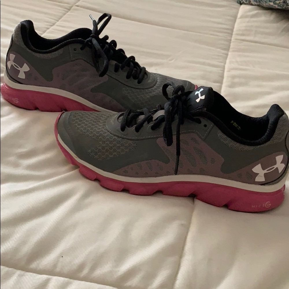 Under Armour gel foam shoes